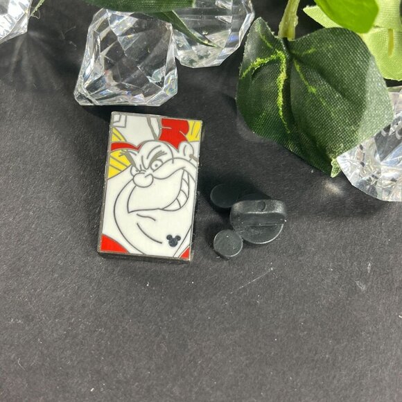 Disney Queen Heart Trading Pin Hidden Mickey Alice Wonderland Lapel Pin Gift Pin - Picture 2 of 8